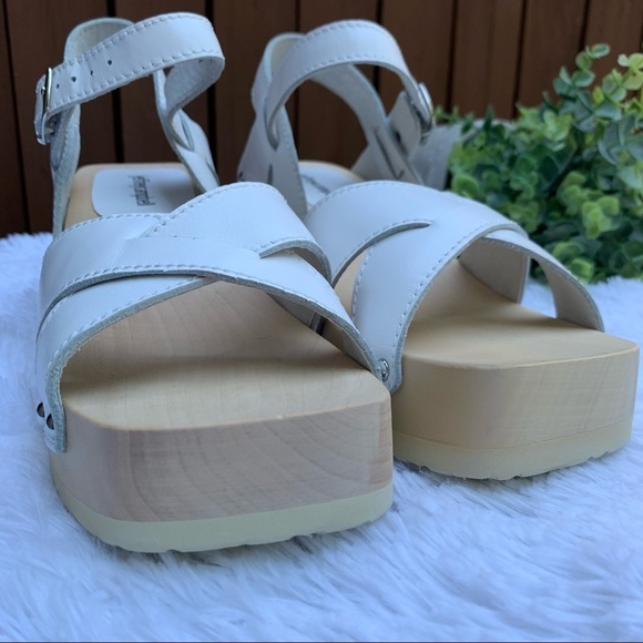 Jeffrey Campbell | NWOB White Platform Sandals - Picture 11 of 16